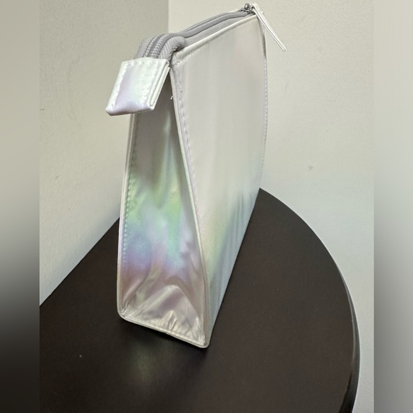 SALE….🌷2FOR 15$🌺BUMBLE AND BUMBLE HAIRCARE BAG - Picture 5 of 6